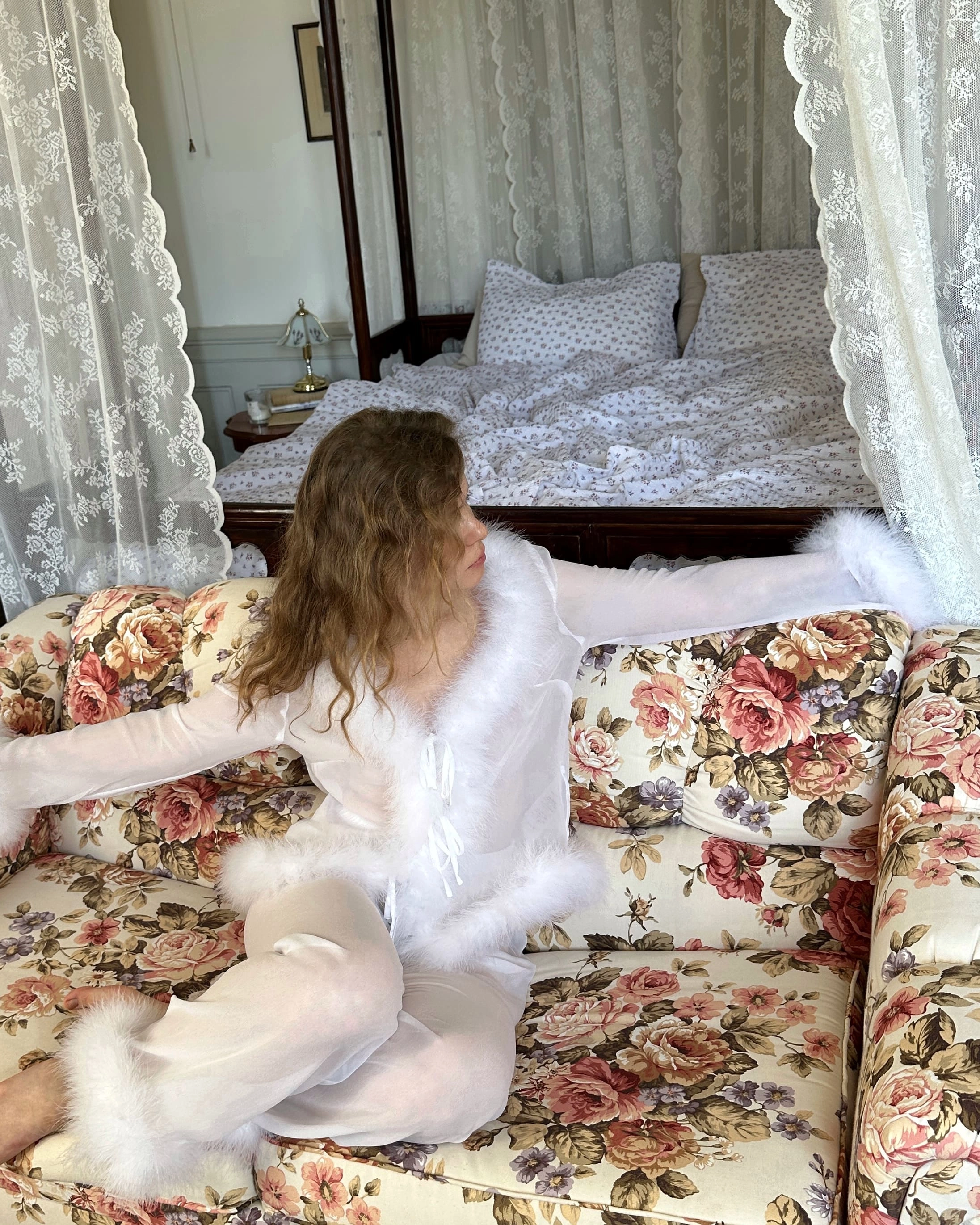 Afrodita Lounge Set in White