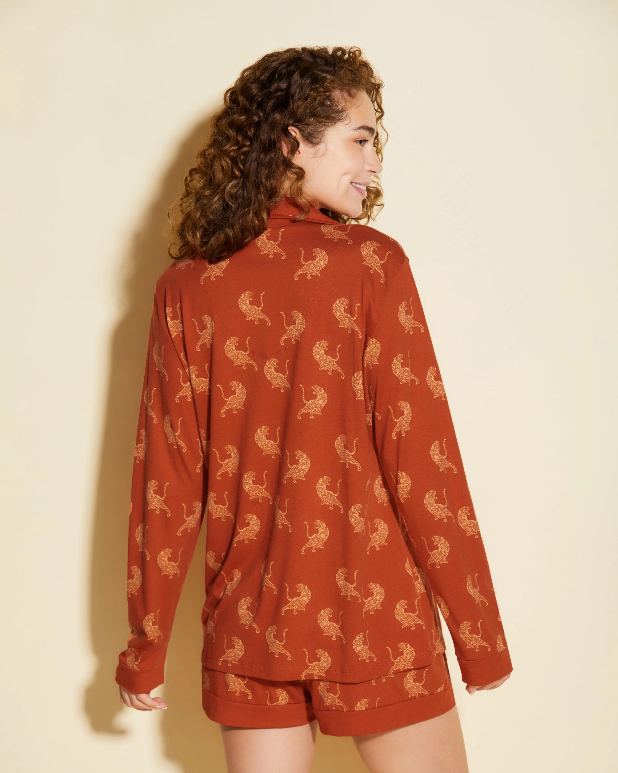 Conjunto De Pijama Estampado Con Camisa De Manga Larga Y Pantalones Cortos