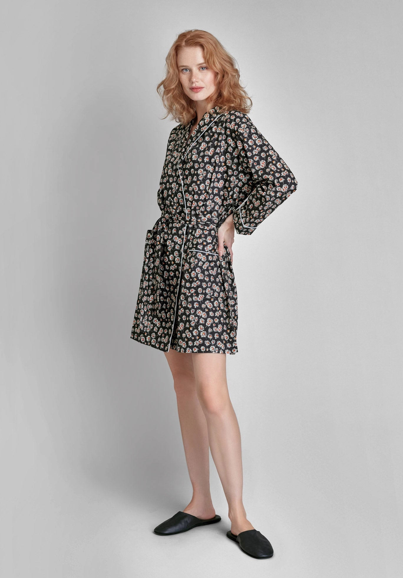 Isa Short Robe in Daisy Print