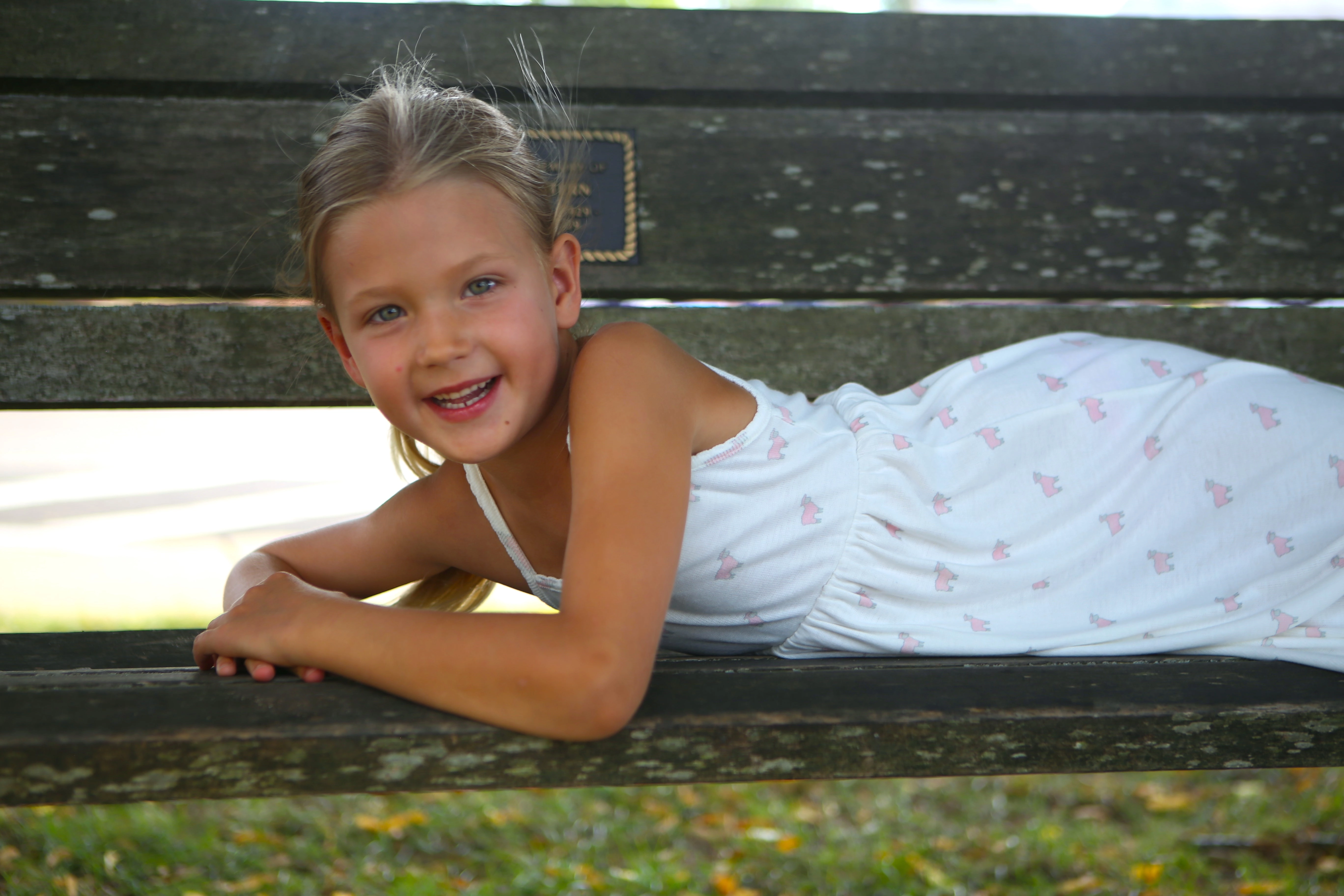 KIDS PRINTS LOOKBOOK