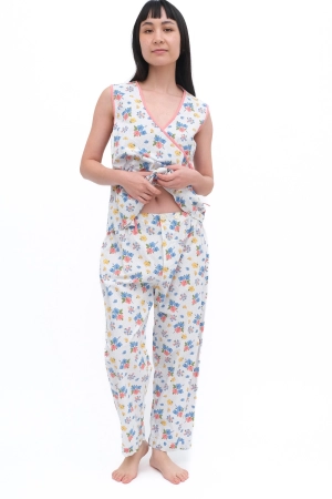 PJ Pants,  Flora