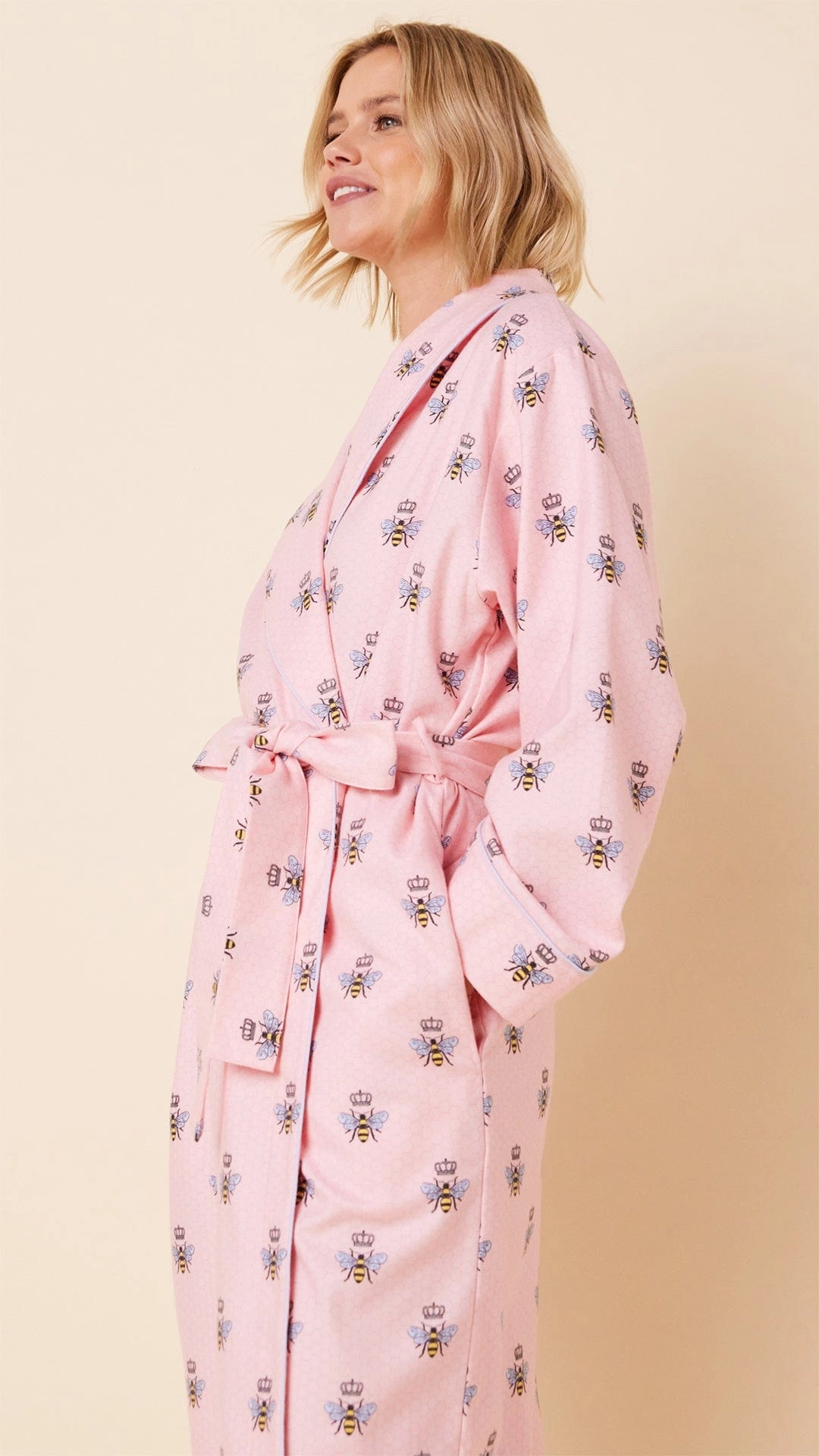 Queen Bee Shawl Collar Flannel Robe - Pink
