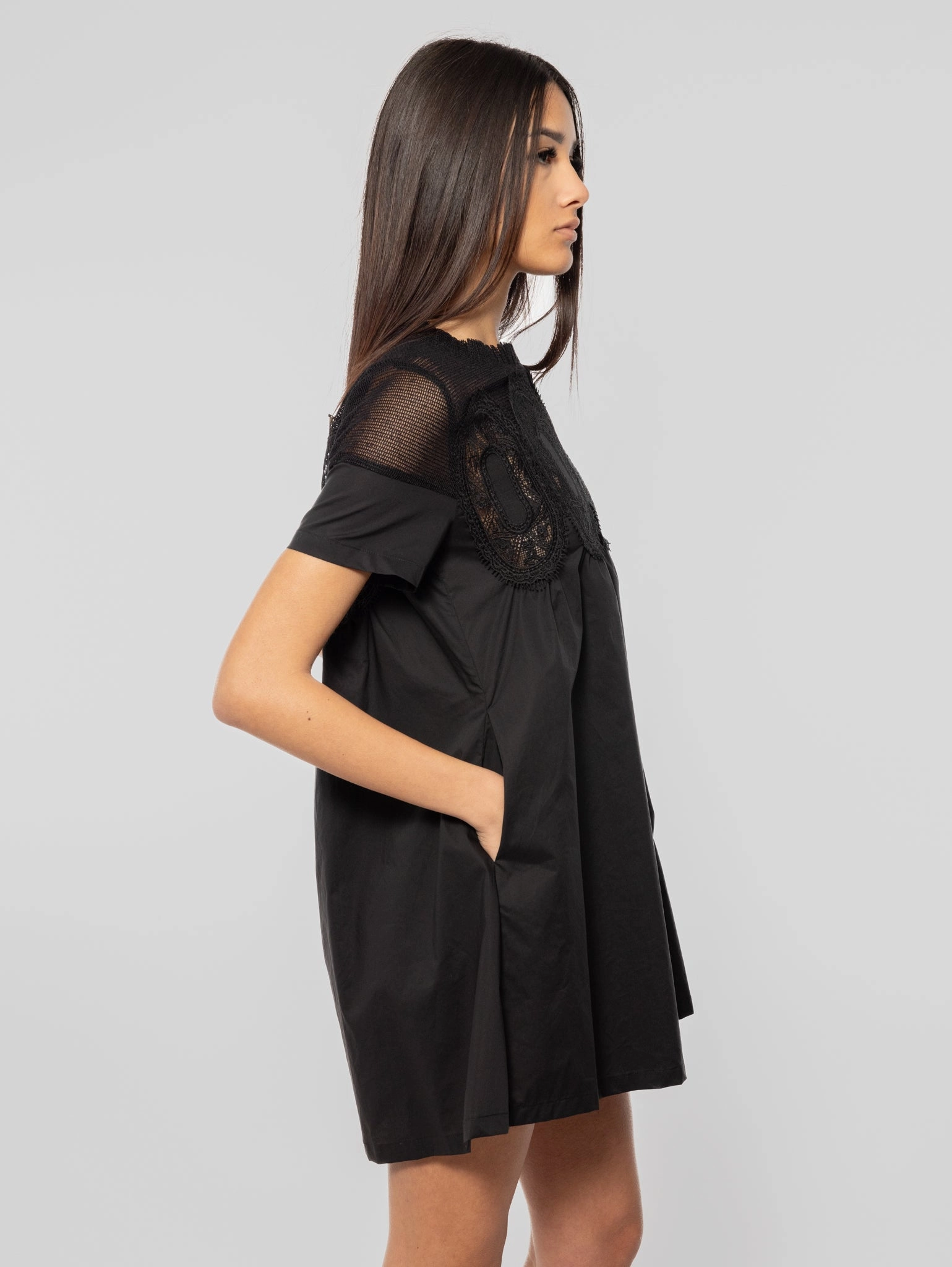Short Cotton Dress with Black Lace